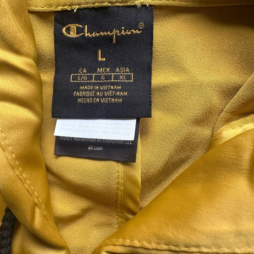 Muhammad Ali Golden Hooded Robe - Picture 10 of 15